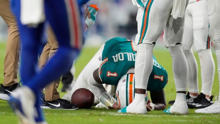 dolphins’-tua-tagovailoa-suffers-concussion-after-big-collision-with-bills’-damar-hamlin