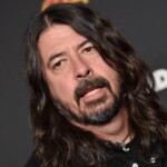 dave-grohl-denies-viral-post-claiming-it’s-his-love-child:-‘100%-fake’