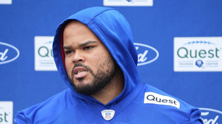 giants’-lineman-jermaine-eluemunor-blasts-fans-over-‘inhumane’-behavior-directed-at-daniel-jones