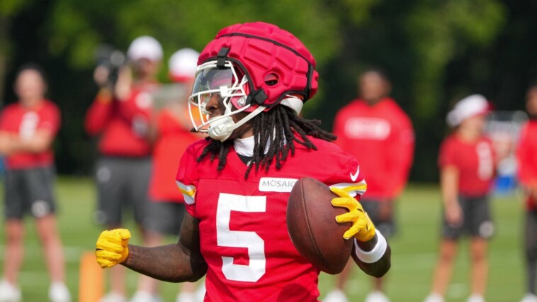 chiefs-wr-brown-needs-surgery,-season-at-risk