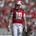 wisconsin-qb-tyler-van-dyke-carted-to-locker-room-after-suffering-right-knee-injury-vs.-alabama