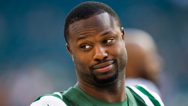 ex-nfl-star-bart-scott-gets-real-on-retiring-from-league:-‘started-seeing-spots-and-lights’