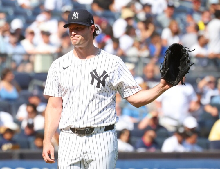 aaron-boone-takes-blame-for-communication-mess-after-gerrit-cole’s-bizarre-intentional-walk-to-rafael-devers