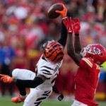 bengals’-cam-taylor-britt-makes-incredible-1-handed-interception-on-chiefs’-patrick-mahomes