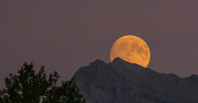 full-‘harvest’-moon-and-partial-lunar-eclipse-will-awe-viewers-tuesday