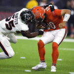 texans-offense-struggles-against-bears,-but-defense-comes-through-for-the-win