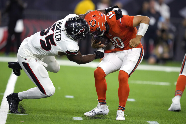 texans-offense-struggles-against-bears,-but-defense-comes-through-for-the-win