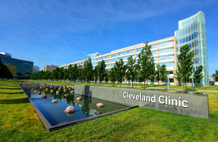 feds-investigating-cleveland-clinic-for-allegedly-treating-‘white-individuals-differently’