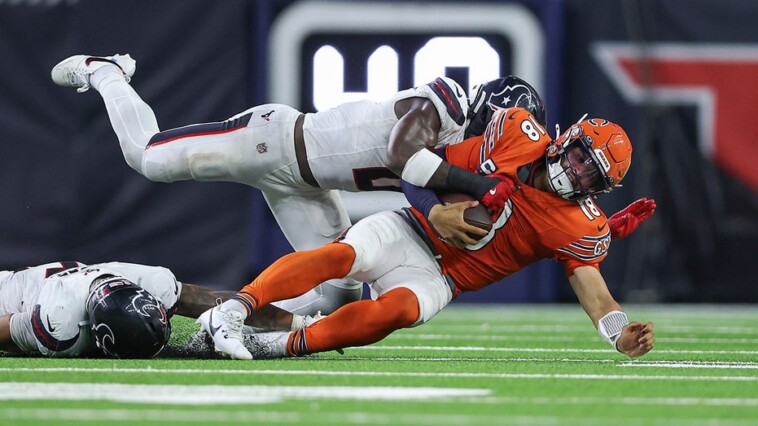 bears’-roschon-johnson-reacts-after-texans’-azeez-al-shaair-punches-him-during-game