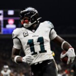 eagles’-aj.-brown-to-miss-‘a-couple-of-weeks’-due-to-hamstring-injury