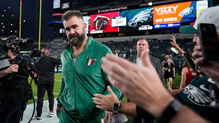 eagles-fan-comes-up-lame-after-jason-kelce-chest-bump