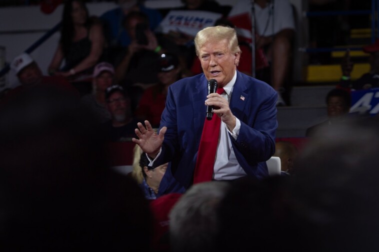 trump-guarded-by-secret-service-counter-sniper-team,-protective-tent-as-he-arrives-in-nyc-ahead-of-rally