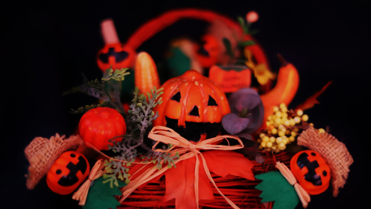 11-essential-items-to-fill-your-halloween-boo-basket