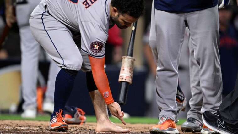 altuve-tossed-for-removing-shoe,-sock-in-wild-9th