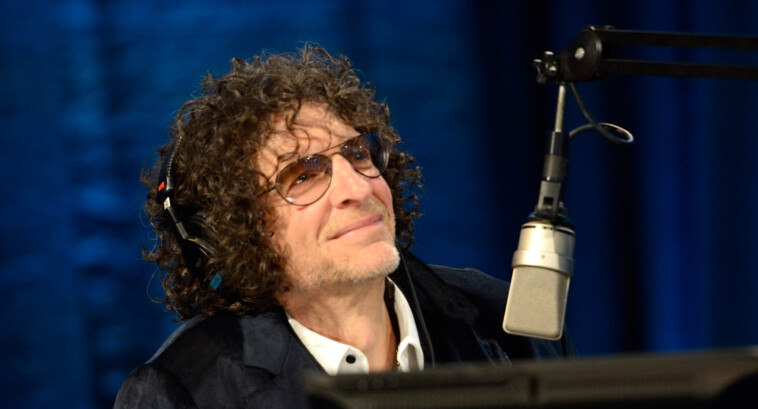 howard-stern-says-he-doesn’t-hate-trump,-but-the-people-who-vote-for-him