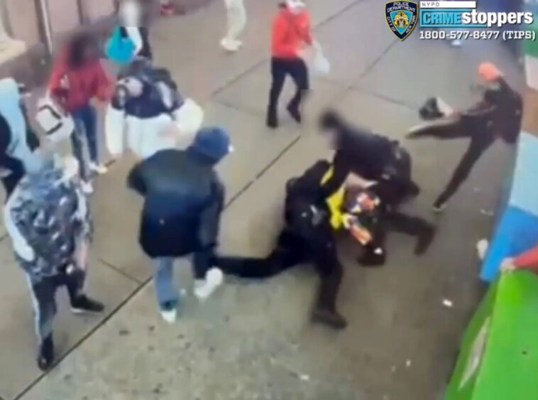 suspected-migrant-gangbanger-accused-of-times-square-nypd-brawl-was-ordered-deported-before-beatdown:-docs