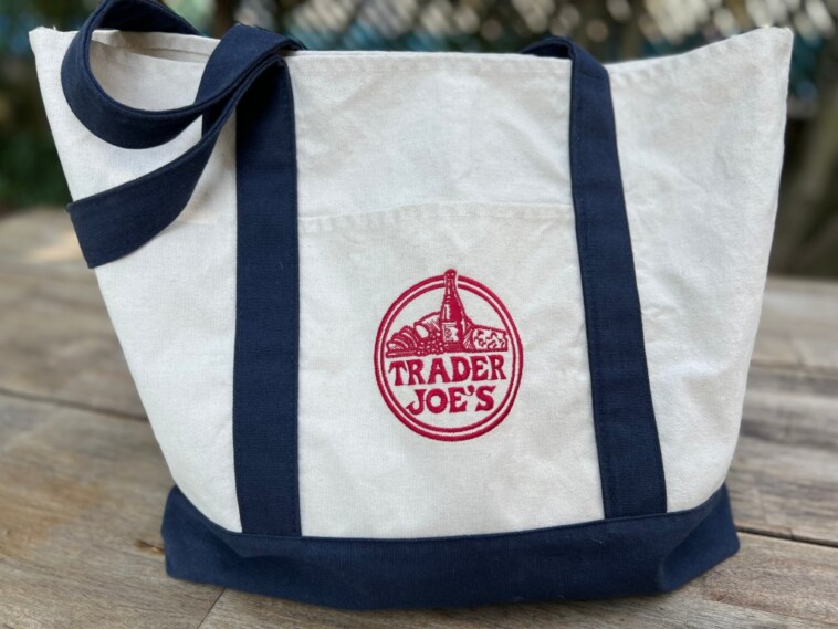 ‘white-woman-war-zone’:-trader-joe’s-viral-$2.99-mini-tote-bags-are-back-—-if-you-can-get-one