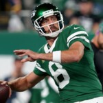 rodgers-dazzles-in-jets-home-opening-win-over-patriots