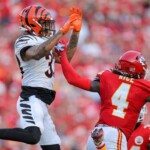 bengals’-db-adds-mahomes,-kelce-photo-to-phone-wallpaper-after-costly-penalty