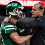 aaron-rodgers-explains-why-he-rejected-robert-saleh’s-hug-in-jets-home-opening-win