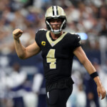 saints-qb-derek-carr-reportedly-fined-by-nfl-for-michael-jackson-touchdown-celebration