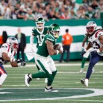 jets’-tyler-conklin-snaps-out-of-early-season-funk-with-big-game-in-win-over-patriots