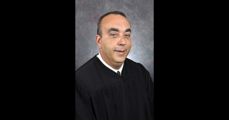 kentucky-judge-allegedly-shot-dead-in-his-chambers-by-sheriff-after-heated-argument