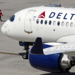 jewish-flight-attendant-sues-delta-after-being-served-ham-sandwich,-getting-denied-day-off-on-yom-kippur