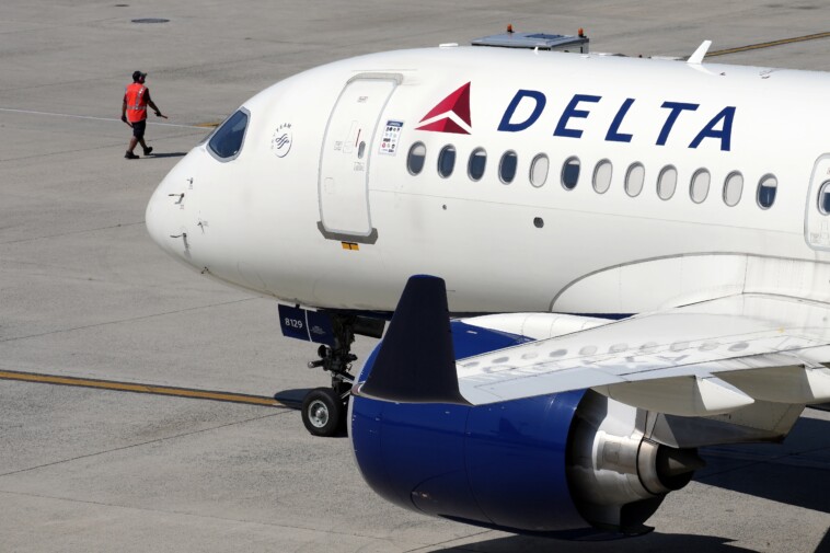 jewish-flight-attendant-sues-delta-after-being-served-ham-sandwich,-getting-denied-day-off-on-yom-kippur