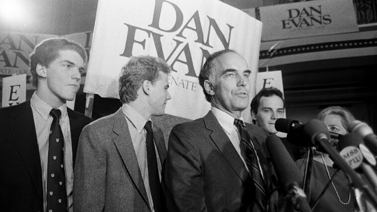 dan-evans,-former-republican-washington-state-governor,-us-senator,-dies-at-98