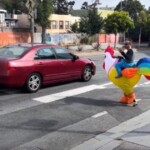 san-francisco-police-are-dressing-up-in-chicken-costumes-to-‘fight’-crime-and-social-media-replies-are-savage-(video)