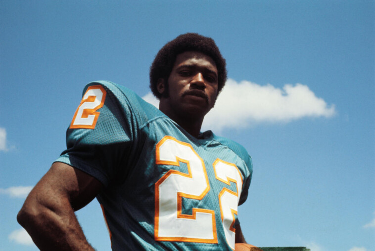 eugene-“mercury”-morris,-legendary-dolphins-running-back,-reportedly-dies-at-age-77