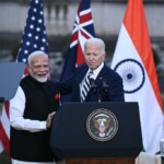 awkward-moment-biden-fumbles,-snaps-at-staffers-after-forgetting-he-was-supposed-to-introduce-indian-prime-minister-to-stage