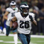 eagles-overcome-mistakes,-failed-gambles-to-stun-saints-with-late-td