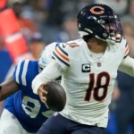 bears’-caleb-williams-comes-1-yard-short-of-1st-touchdown-pass-after-hail-mary-heave