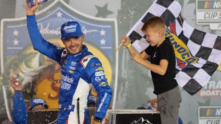 larson-wins-at-bristol;-keselowski,-truex-ousted