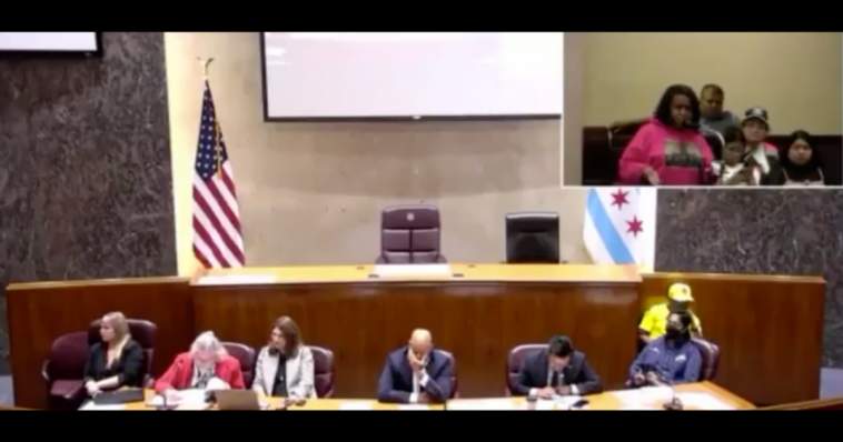 must-watch:-chicago-man-completely-destroys-biden-harris-regime-for-city’s-iiiegal-crisis:-“this-is-joe-biden’s-fault-and-kamala-harris’s-fault”-(video)