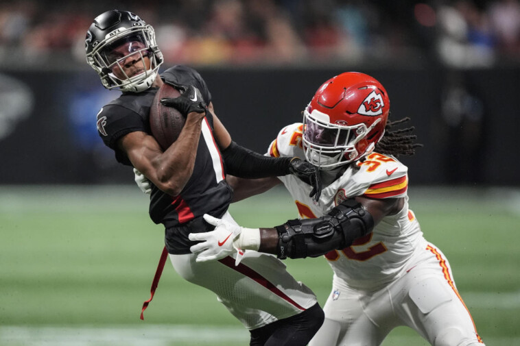 chiefs-vs.-falcons-score:-chiefs-hold-on-for-another-thrilling-win,-this-time-over-the-falcons