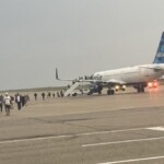 jetblue-flight-makes-rapid-emergency-landing-in-kansas-over-smoke-alert-in-‘intense-few-minutes’-that-left-travelers-in-tears