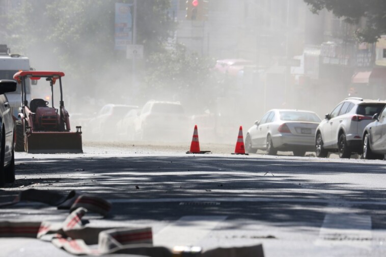 nyc-gas-blast-leaves-5-hurt,-church-evacuates-amid-smoking-crater-and-noxious-fumes