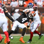 giants-week-3-report-card:-defense-swarmed-deshaun-watson-all-day