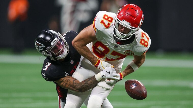 super-bowl-champ-suggests-travis-kelce-not-completely-focused-on-football-after-latest-quiet-game