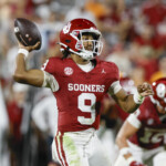 oklahoma-changing-qbs-to-michael-hawkins-jr.,-coach-brent-venables-announces