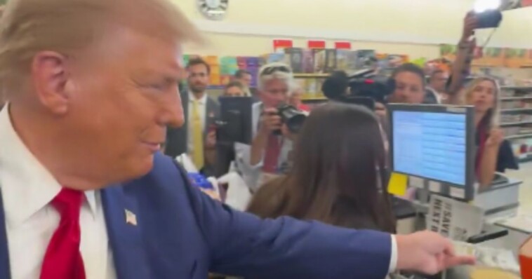 watch:-trump-helps-mom-pay-for-her-groceries-while-at-store,-leaves-crowd-impressed-in-heartfelt-scene