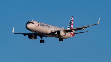 american-airlines-flight-suddenly-turns-around-after-5-hours-—-with-‘zero’-explanation:-‘nine-hours-later-we’re-back-in-dallas’