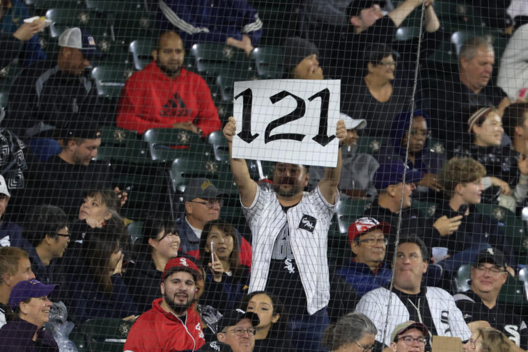 white-sox-fans-embrace-infamy-with-jeers,-chants-and-a-marriage-proposal