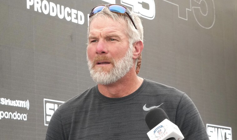 brett-favre-reveals-he’s-been-diagnosed-with-parkinson’s-disease