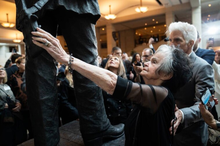 johnny-cash-statue-unveiled-at-the-us-capitol:-‘america-is-about-more-than-laws-and-politics’