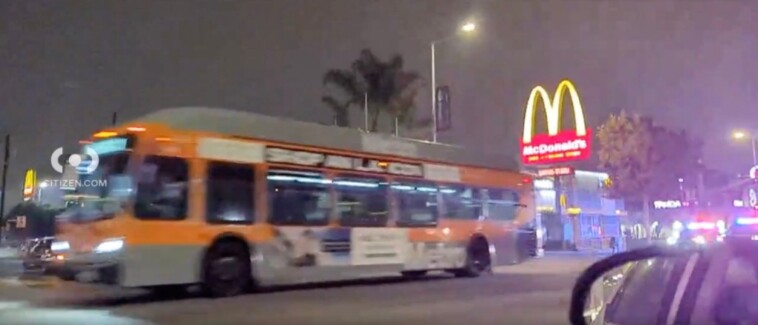 terrifying-real-life-‘speed’-in-downtown-la:-1-dead-after-gunman-hijacks-city-bus,-forces-driver-to-plow-through-streets