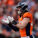 broncos-linebacker-alex-singleton-played-3-full-quarters-of-game-with-torn-acl